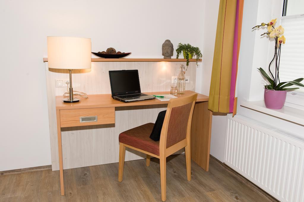 Ferienwohnungen - Boarding Wohnungen Sonnenhof Lenzing Szoba fotó
